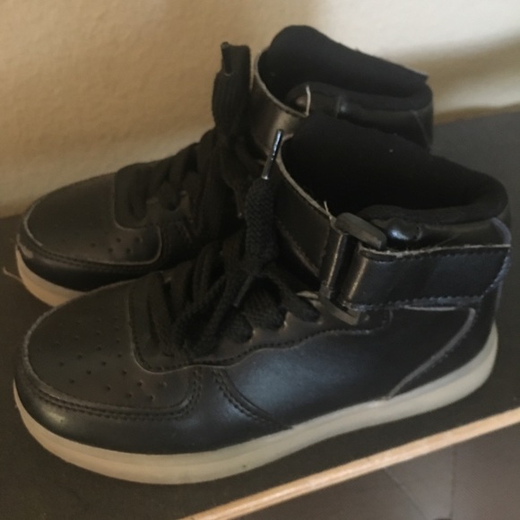 LED light up sneakers - Picture 6 of 8